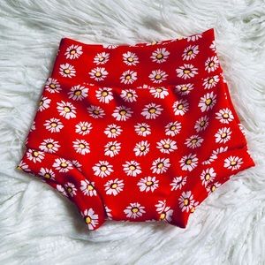 High waisted daisy bummie shorts